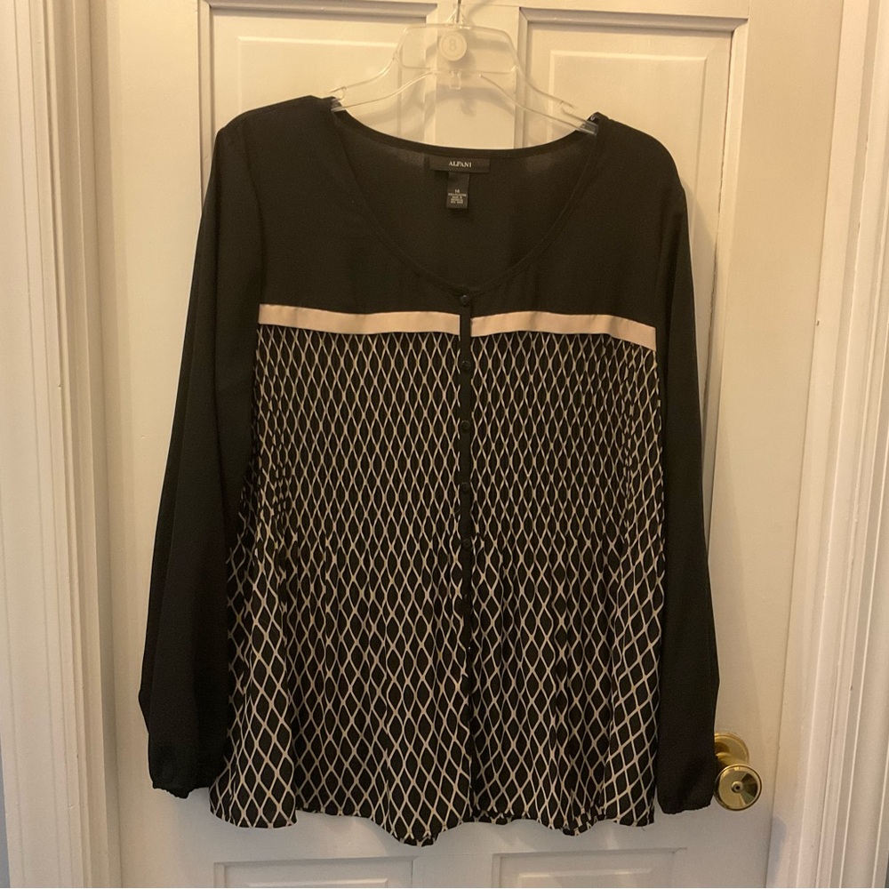 Alfani Black and Cream Diamond Pattern Blouse